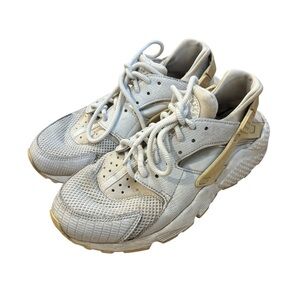 Nike Air Huarache Sneakers Women’s Size 8.5 In White And Cream